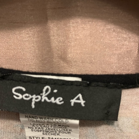 Blouse - Picture 2 of 3